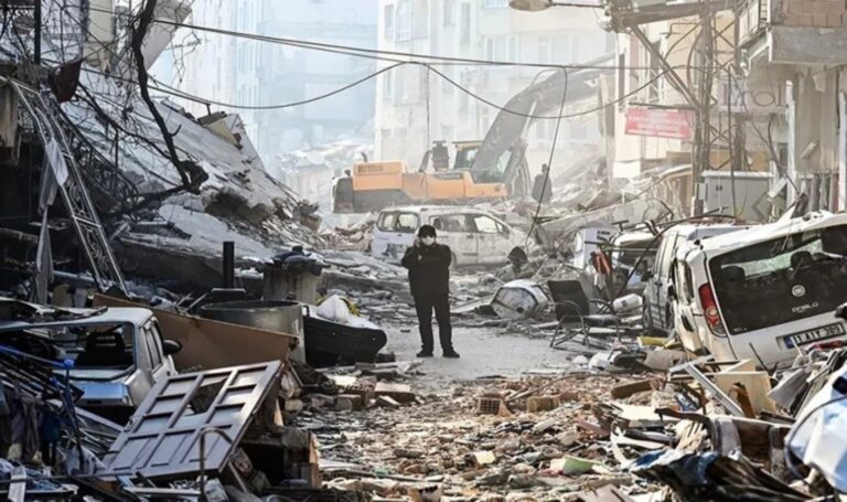 milyonlarca-kisinin-hayati-hice-sayiliyor-talan-edilen-deprem-vergileri-ile-neler-yapilabilirdi-tw3sQBxW.jpeg