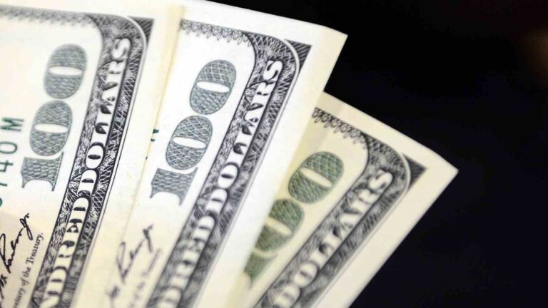 dolar-haftaya-yukselisle-basladi-iste-dolarda-haftanin-ilk-rakami-25-agustos-2025-ZUsafjHx.jpg