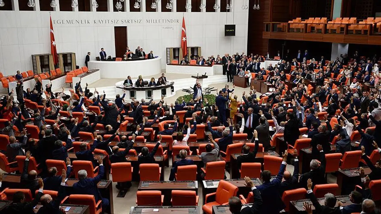 komisyon ucuncu kez toplandi iste chpnin katilmasini istedigi dernekler lDG2HKAU