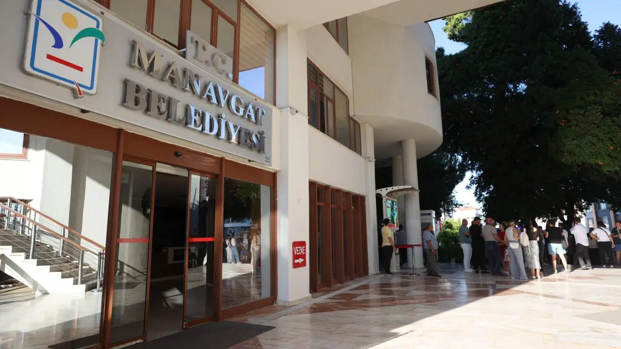 manavgat belediye baskan yardimcisi ozer chpden ve gorevlerinden istifa etti H5HwezBY