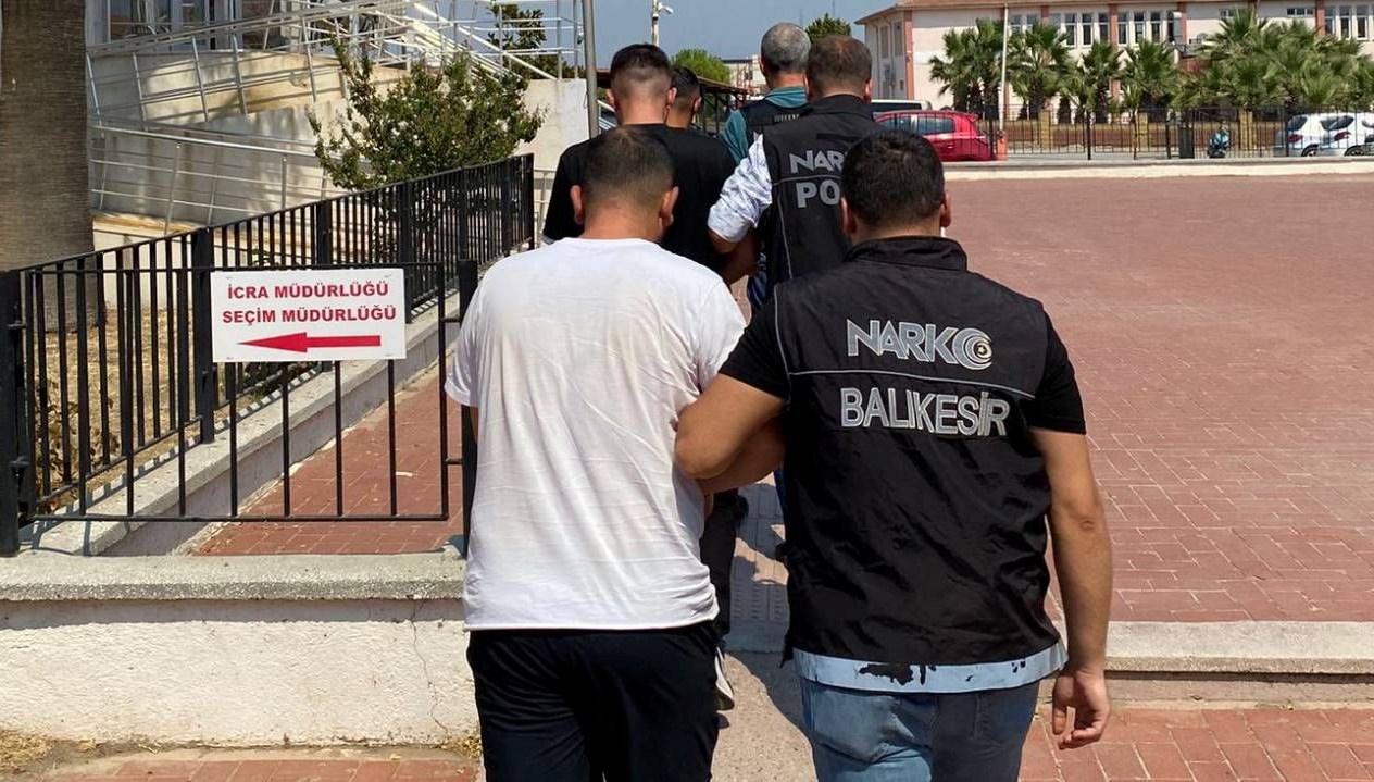 balikesirde narkotik operasyonu 5 supheli tutuklandi IDDMOvUF
