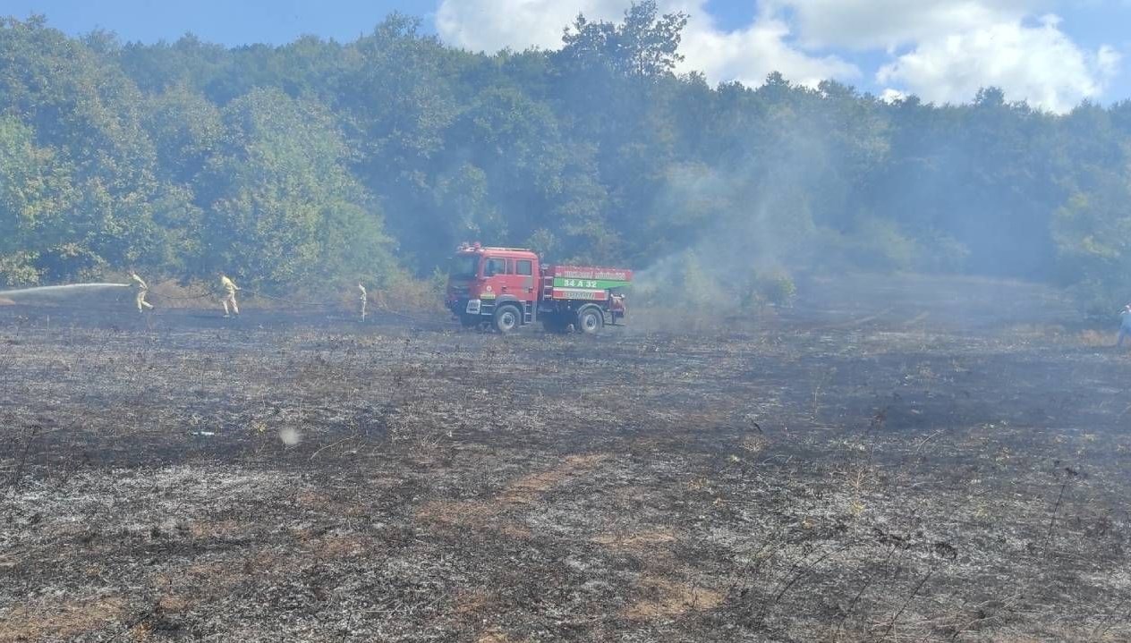 kirklarelinde yangin panigi Raf245sD