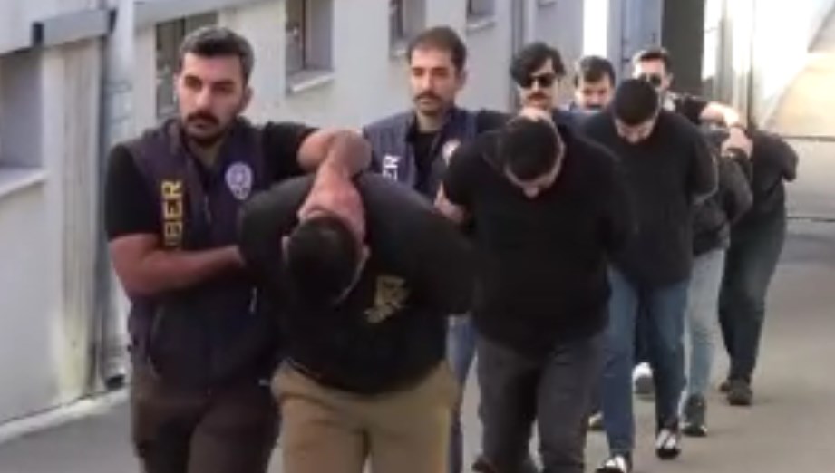 sazan sarmali yonetimiyle 1 milyon liralik vurgun cinMT7VC.jpg