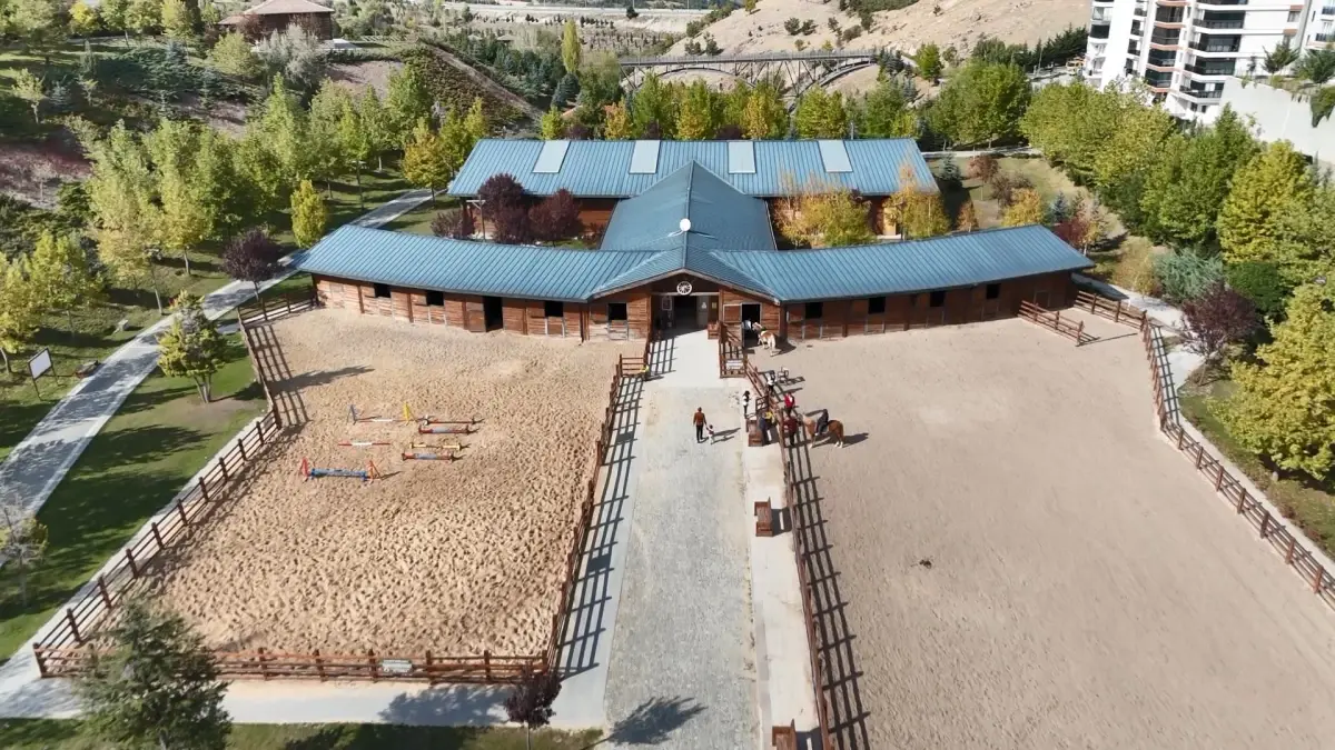 ankarada ozel gereksinimli bireyler hippoterapi ile sporcu oluyor kDGk1f5x.jpg