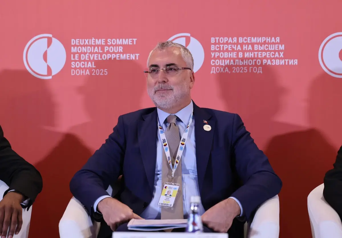 bakan isikhan kuresel sosyal adalet koalisyonu forumuna katildi yPeCgsq2.jpg