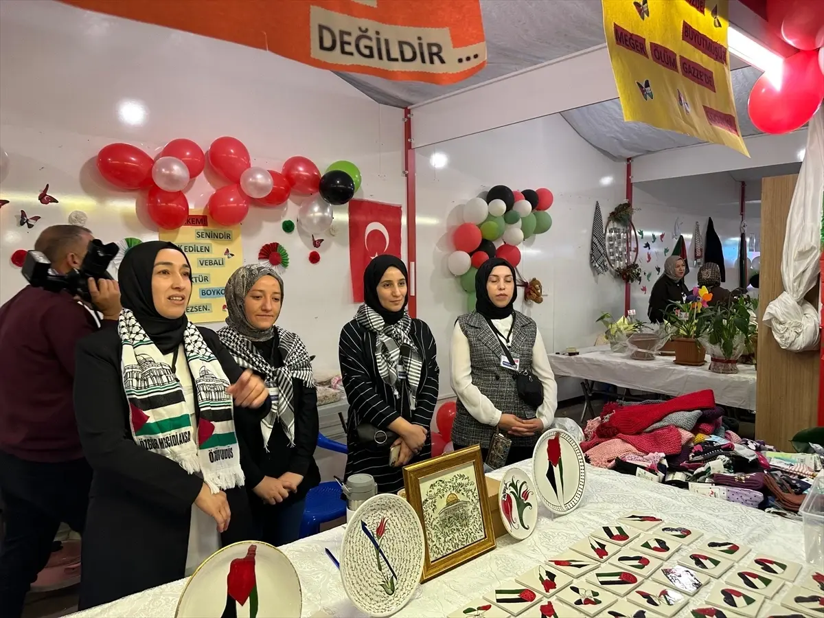 kahtada filistin icin kermes duzenlendi 2O2BUv3O.jpg