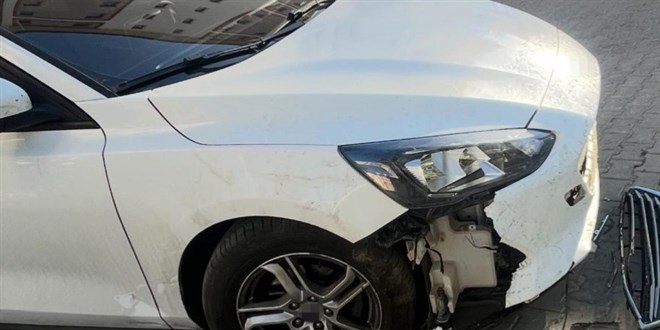sivasta basibos kopekler otomobile 108 bin liralik zarar verdi n1fAgfi5.jpg