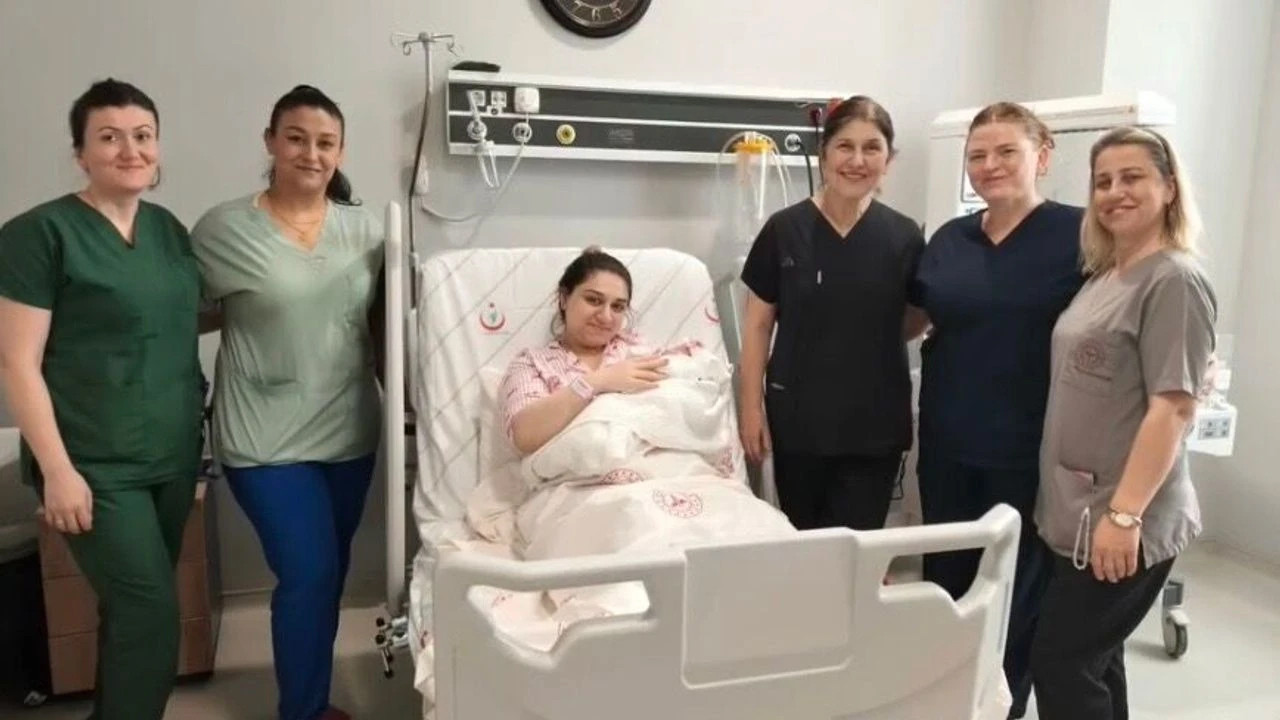 yeni-hastanenin-ilk-bebegi-dogdu-BMhjPL6S