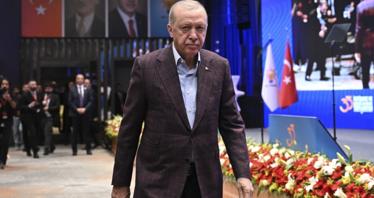 NATO zirvesinden sonra iki bakan yolcu