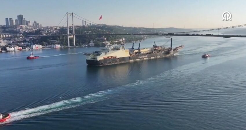 325 metrelik castorone alarmi istanbul bogazindan gecti 4NIlBCWw