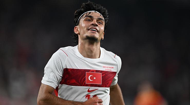 Can uzun transferinde galatasaraya dev rakip yakindan takip ediyorlar Mlm7awsg