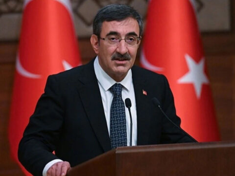 Cumhurbaskani yardimcisi yilmaz yeni anayasa tek partiyle yapilamaz O86NBerw