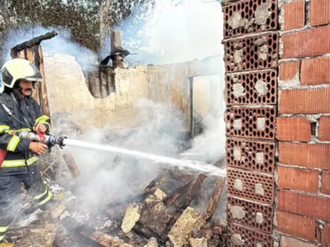 Karabukte yurek yakan yangin evde yalniz kalan 2 yasindaki cocuk hayatini kaybetti i2RTEZrG
